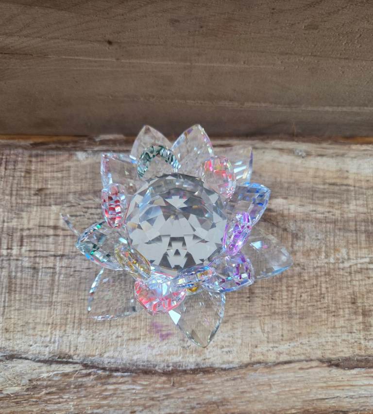 Like new - Stunning Feng Shui Crystal Lotus Flower – Purity & Good Fortune