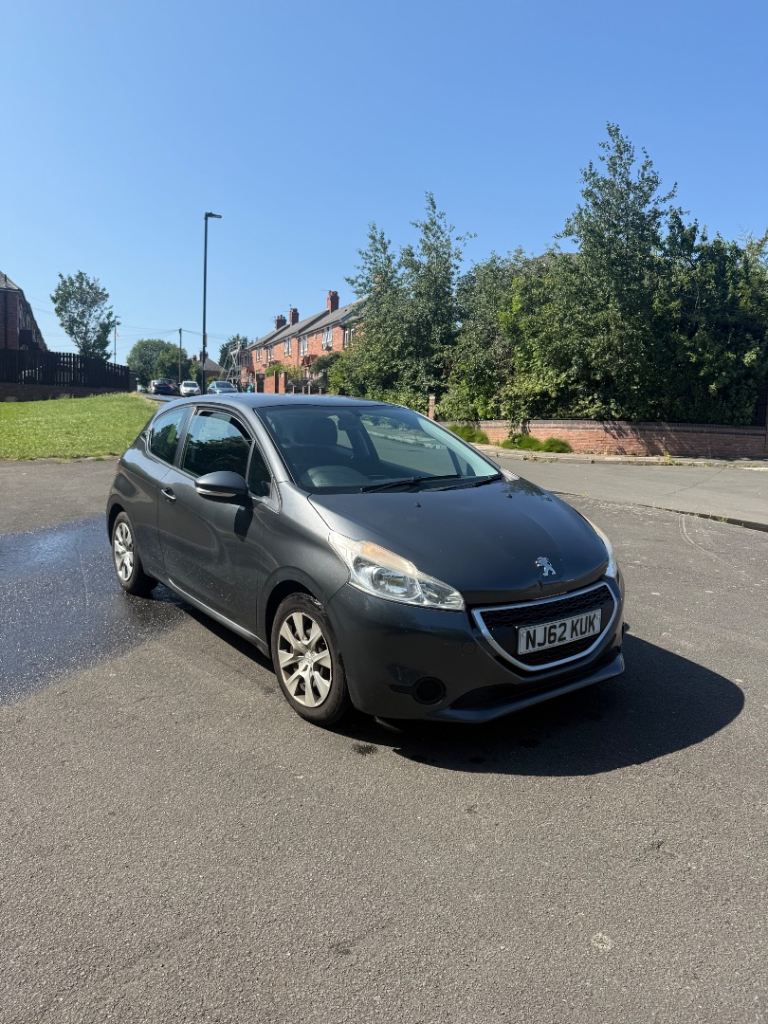 Peugeot, 208, Hatchback, 2012, Manual, 1199 (cc), 3 doors