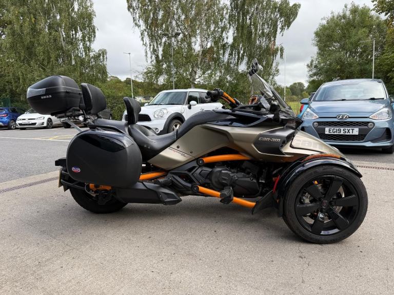 2019 CAN-AM SPYDER F3 S 1330 cc 6 speed semiautomatic trike in liquid titanium