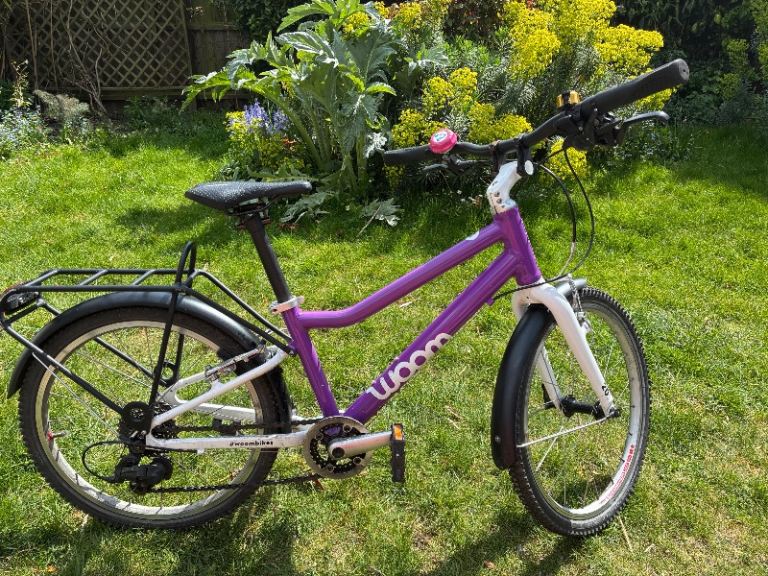 Woom 4 Kids Bike purple 20“ inch with mudguards, kickstand and rack 