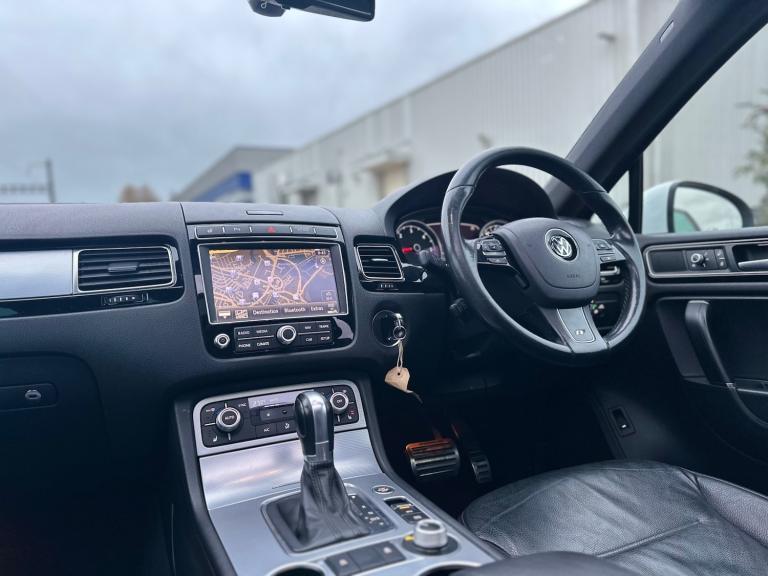 2015 Volkswagen Touareg 3.0 V6 TDI BlueMotion Tech 262 R-Line 5dr Tip Auto Euro 6 ESTATE Diesel A...