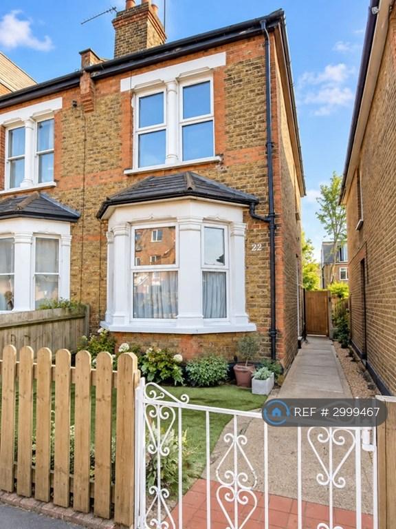 3 bedroom house in Cromwell Road, Kingston Upon Thames, KT2 (3 bed) (#2999467)