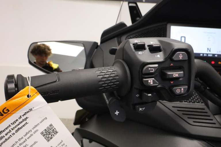 2025 Can-Am Spyder RT Limited Trike Carbon Black - IN STOCK NOW 