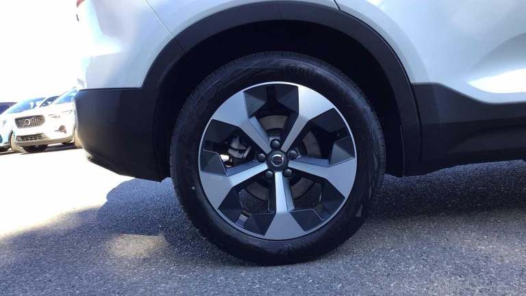 2025 Volvo XC40 Plus, B4 Mild hybrid, Petrol, Dark ESTATE Petrol/Electric Hybrid Automatic