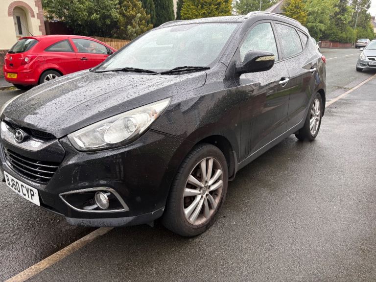 Hyundai ix35 black 