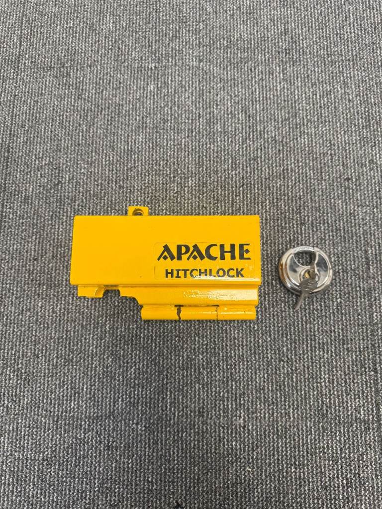 Apache Caravan Hitch Lock with Padlock & 2 Keys