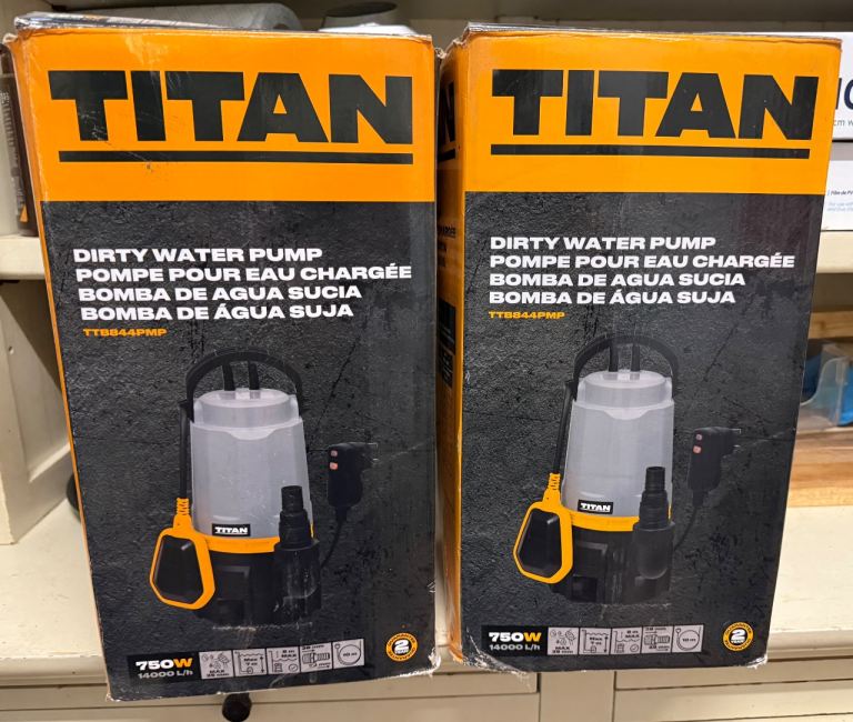 2x TITAN 750W MAINS-POWERED DIRTY WATER PUMP