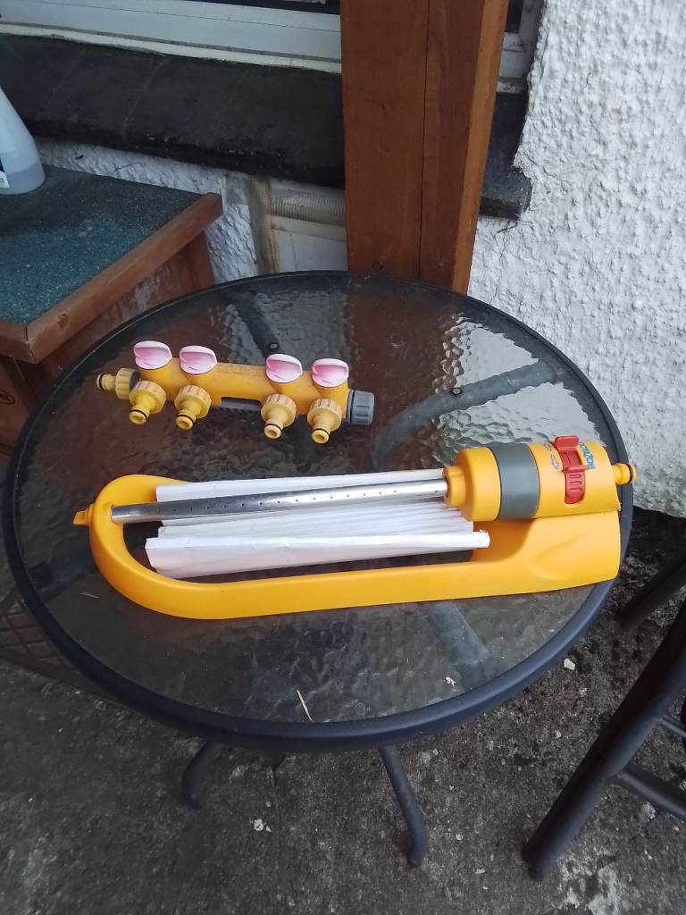 New Hozelock Sprinkler plus used Hoselock item