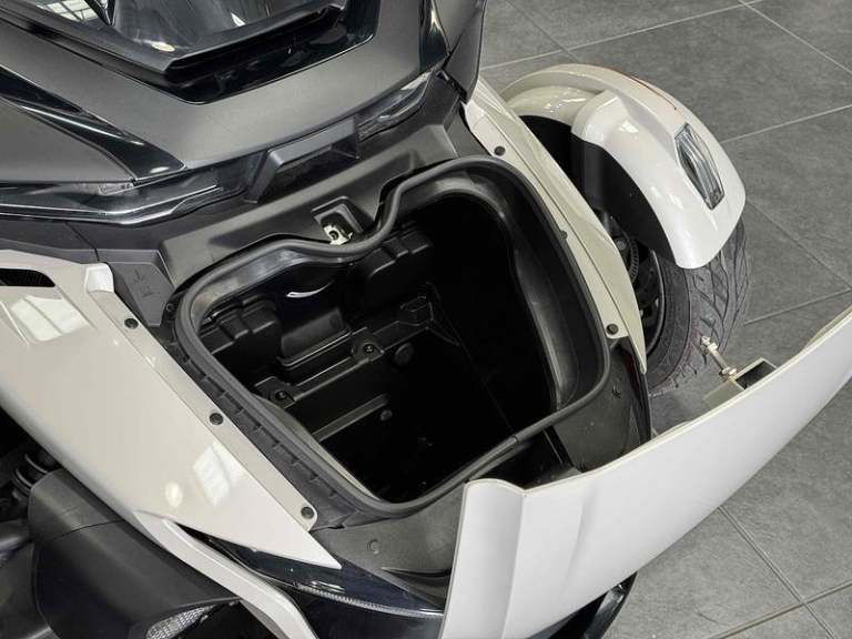 Can-Am Spyder RT 1330