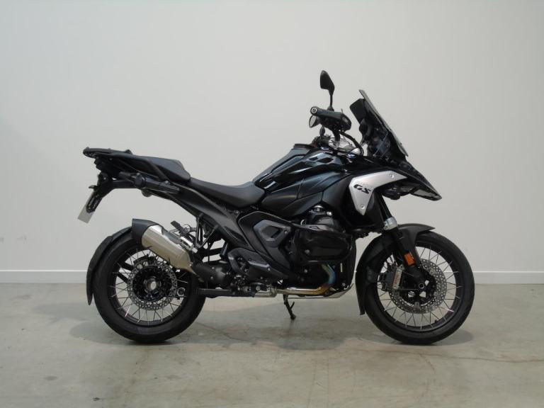 2025 BMW R 1300 GS TE, 2300 Miles, 1 Owner, Pull Back Risers, Engine Bars