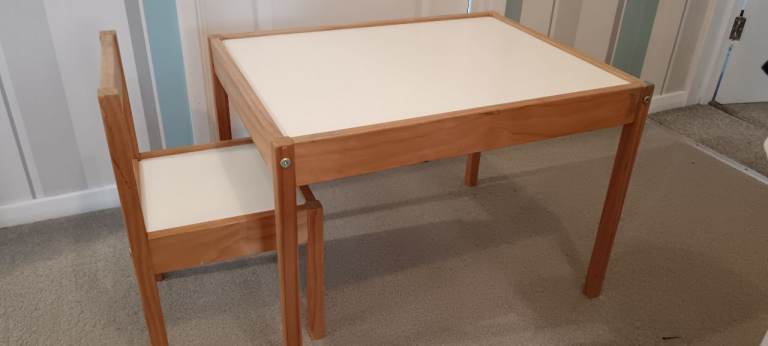 Kids table and chair 