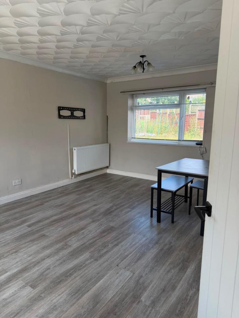 🏡 Lovely 2-Bedroom Semi-Detached House To Rent – £900 PCM