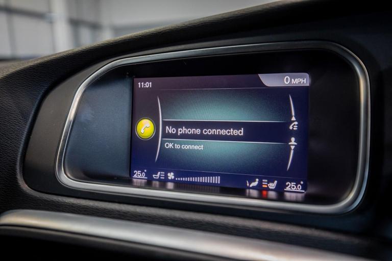 2019 Volvo V40 D2 [122] R DESIGN Edition 5dr Geartronic HATCHBACK DIESEL Automatic