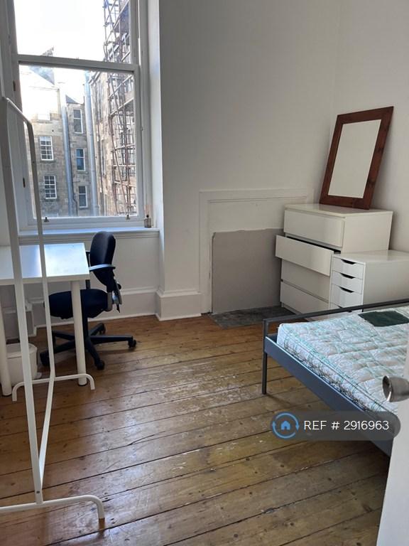 4 bedroom flat in Derby Street, Glasgow, G3 (4 bed) (#2916963)