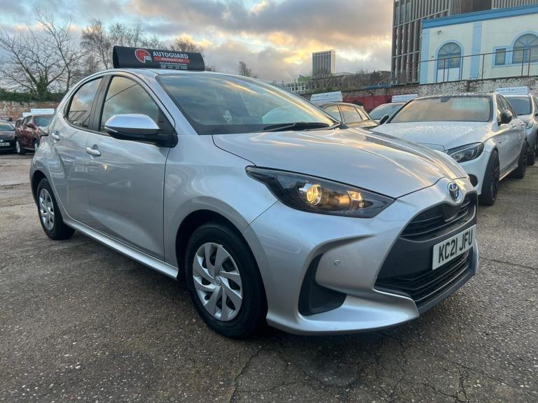  Toyota Yaris 1.5 VVT-h Design E-CVT Euro 6 (s/s) 5dr Petrol/Electric Hybrid Automatic