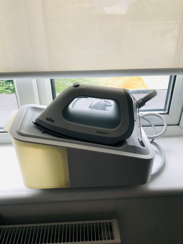 Braun CareStyle 5 Steam Generator Iron - Good Condition