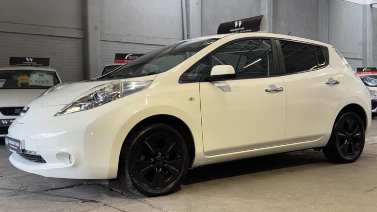 NISSAN LEAF 24kWh Tekna Electric Automatic White 5dr LOWTAX+SATNAV+LEATHER 2015