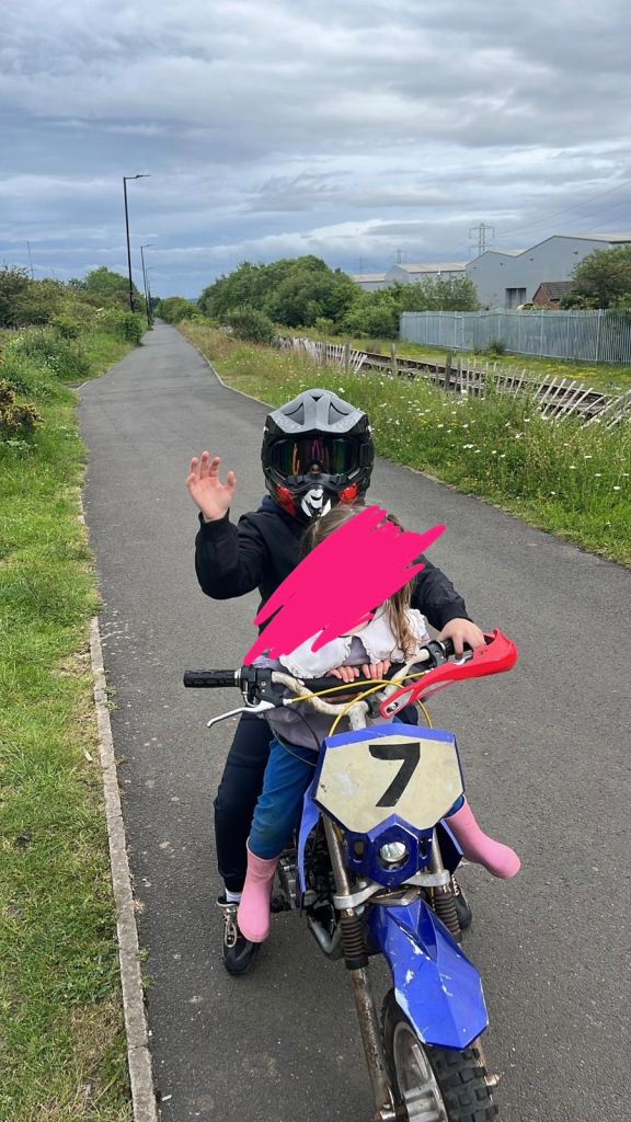 Kids Blue Dirt Bike / Pit Bike – Good Condition