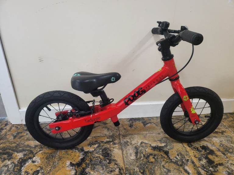 Frog balance bike. 