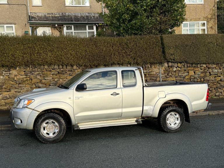 2007 Toyota Hilux HL2 D/Cab Pick Up 2.5 D-4D 4WD 120 PICK UP Diesel Manual