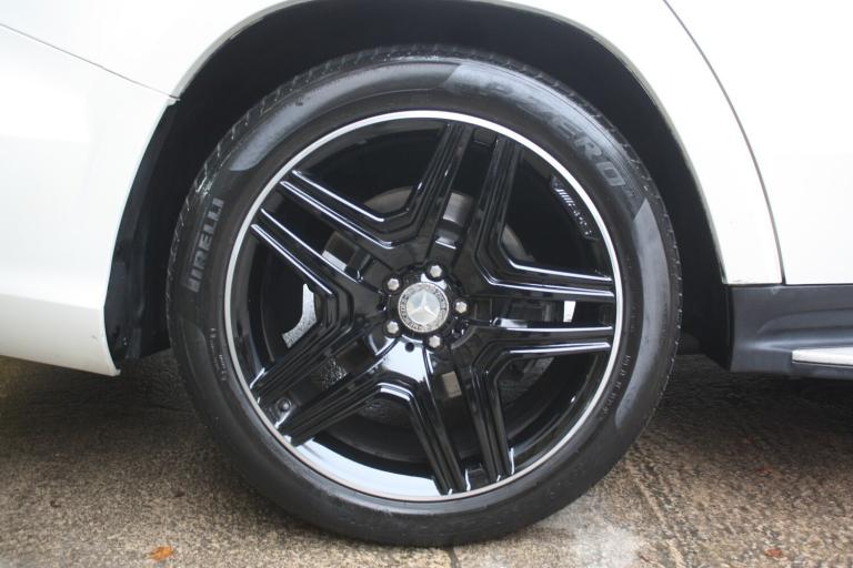 MERCEDES-BENZ GL CLASS 3.0 GL350 V6 BlueTEC AMG Sport 2015