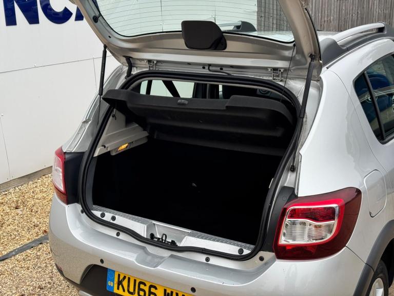 2016 Dacia Sandero Stepway 0.9 TCe Laureate Euro 6 (s/s) 5dr HATCHBACK Petrol Manual