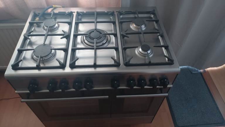 Dual power cooker