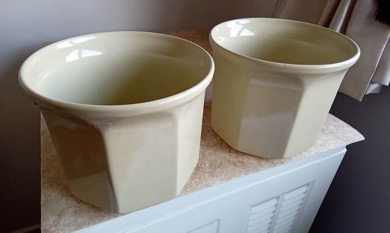 Ceramic Plant Pot Holders.