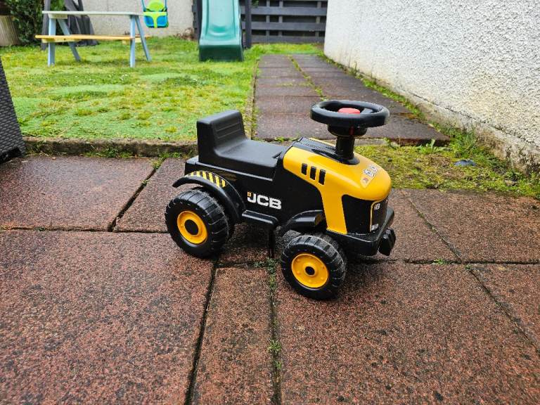 JCB ride on tractor toy