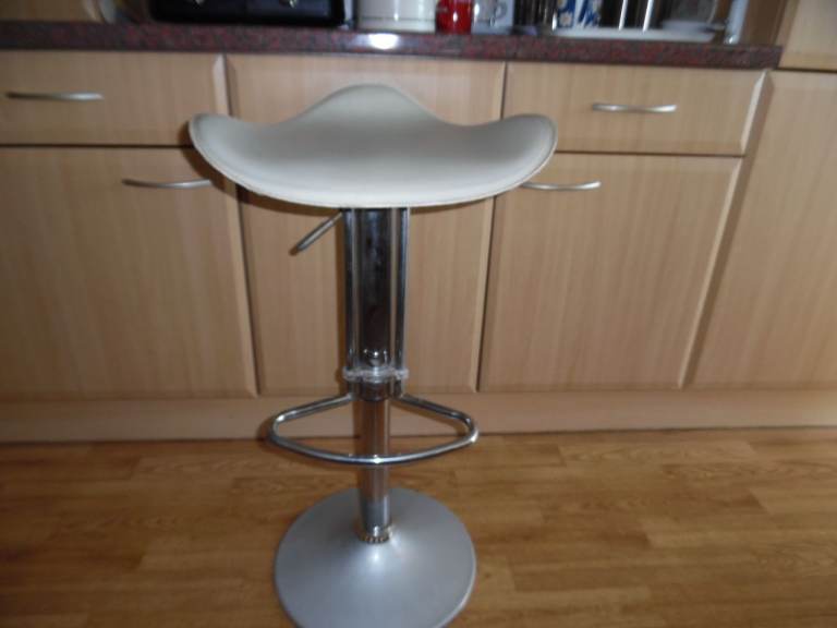 Kitchen bar stools