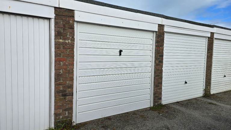 GARAGE TO RENT - Lychpole Walk, Durrington / Worthing