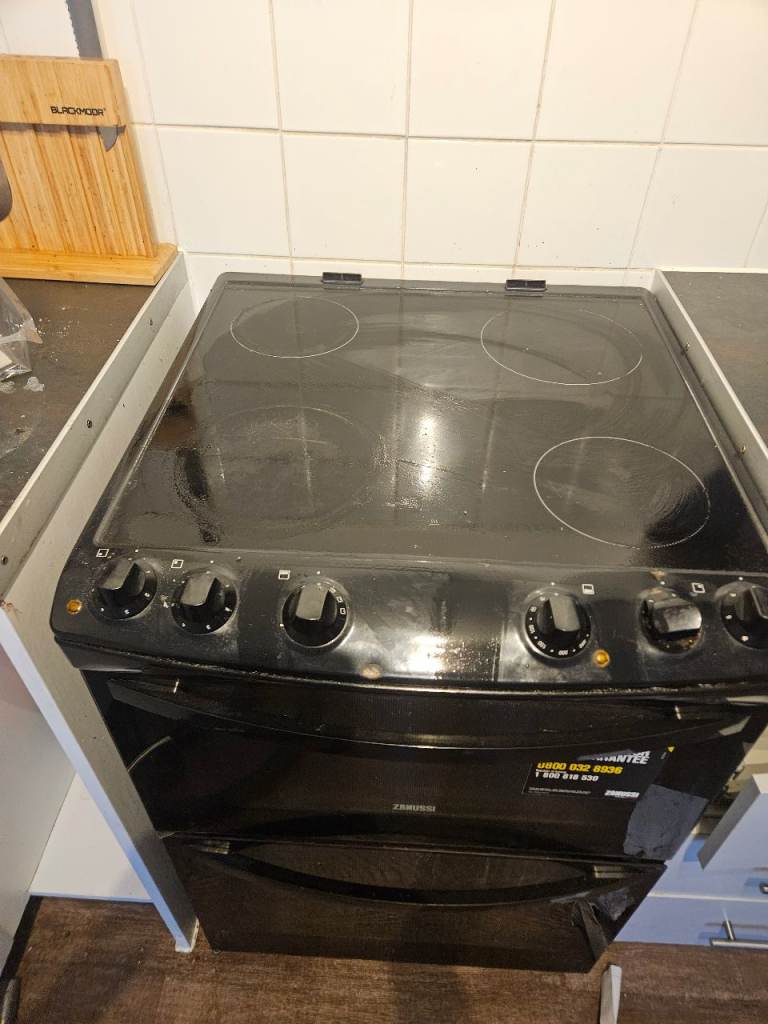 Beko Electric Cooker with Ceramic Hob – Good Working Order
