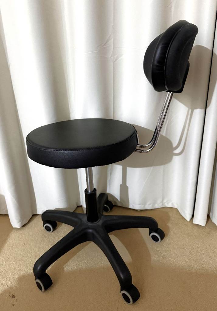 Study / office chair – rolling wheels
