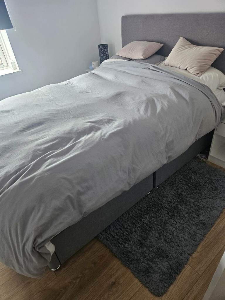 Double divan bed with storsge and quality mattress 