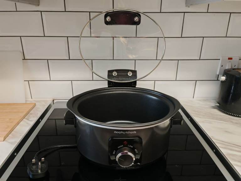 Morphy Richards Slow Cooker 3.5L with hinged Lid – Very Good Condition