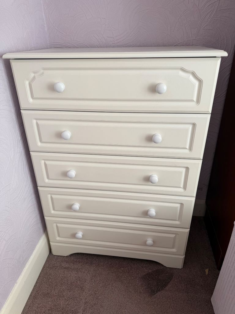 Cream Chest of 5 Drawers – Good Condition