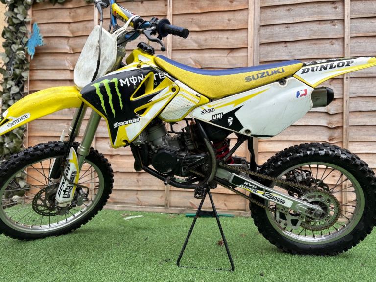 Motorcross bike Suzuki RM85