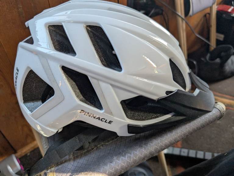 Pinnacle Cycle Helmet With Removable Visor Size L 58-62cm 