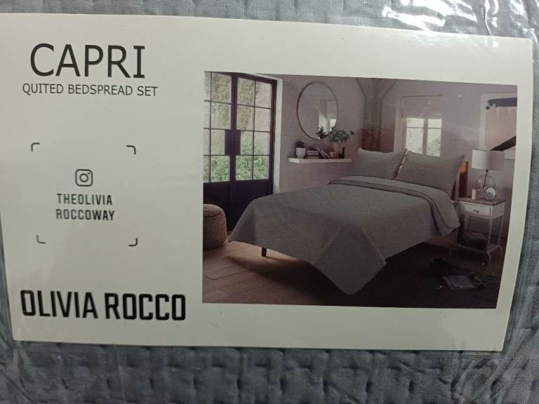 New Super kingsize bedspread and 2 pillowcases