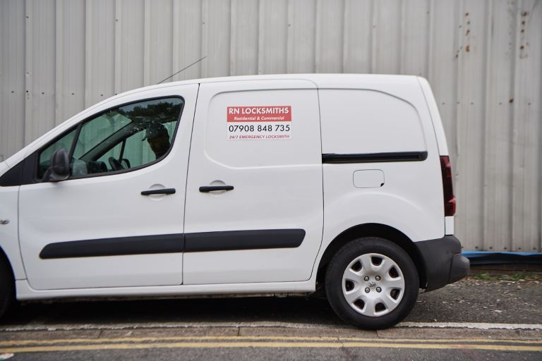 Locksmith London 🗝️  Locksmiths 24/7 Emergency & Urgent Appointments 📞 Ilford