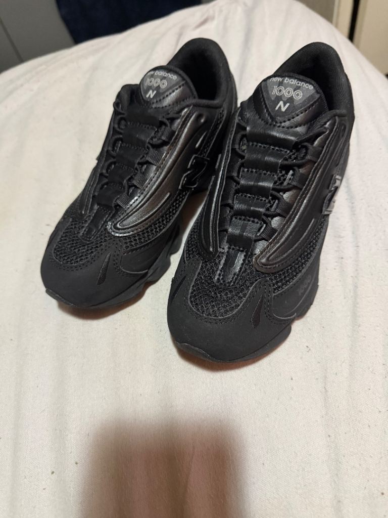 New balance 1000 unisex junior size 2