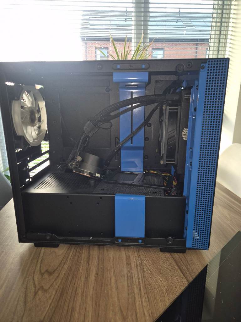Nzxt H200 mini itx case plus parts