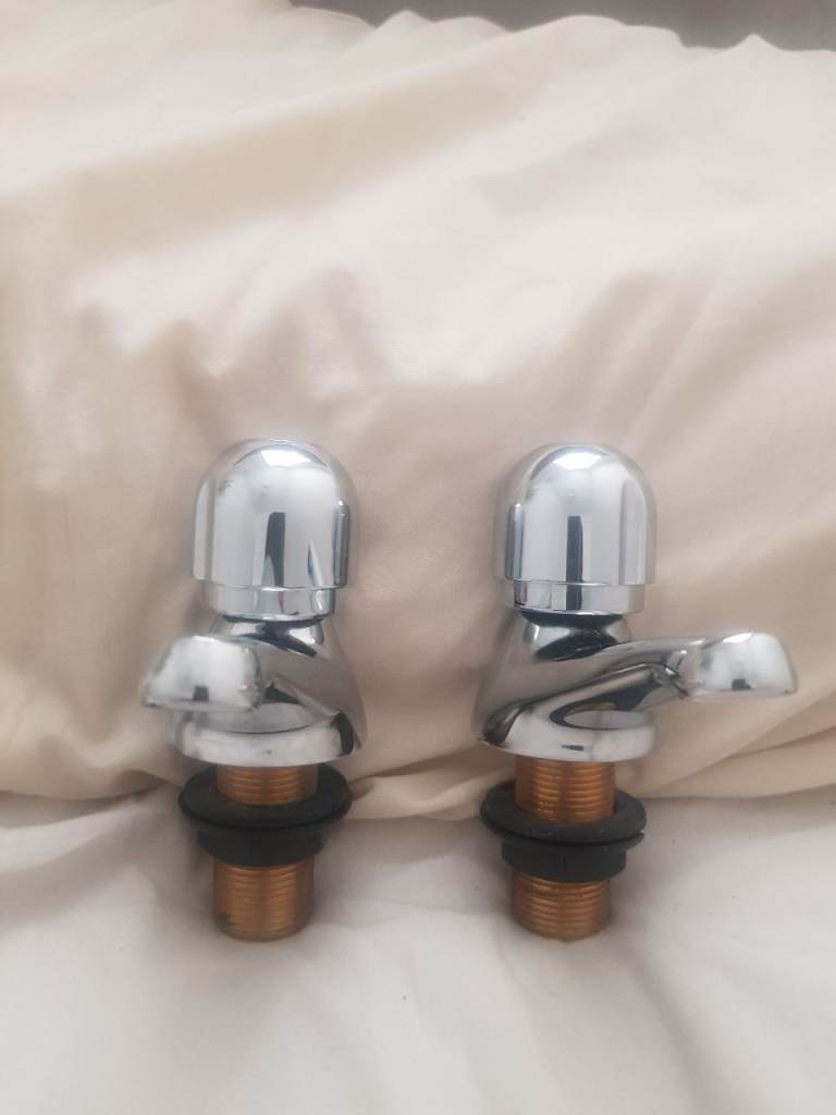 Pair of chrome bathroom sink taps New