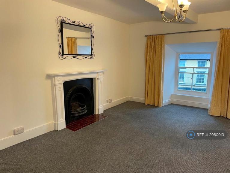 3 bedroom flat in Bridge Street, Newcastle Emlyn, SA38 (3 bed) (#2960913)