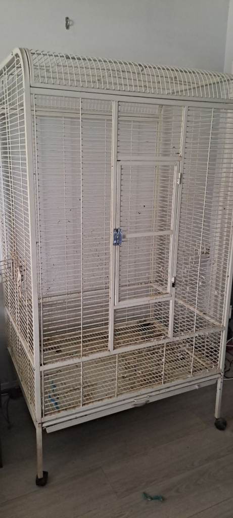 Large bird cage 