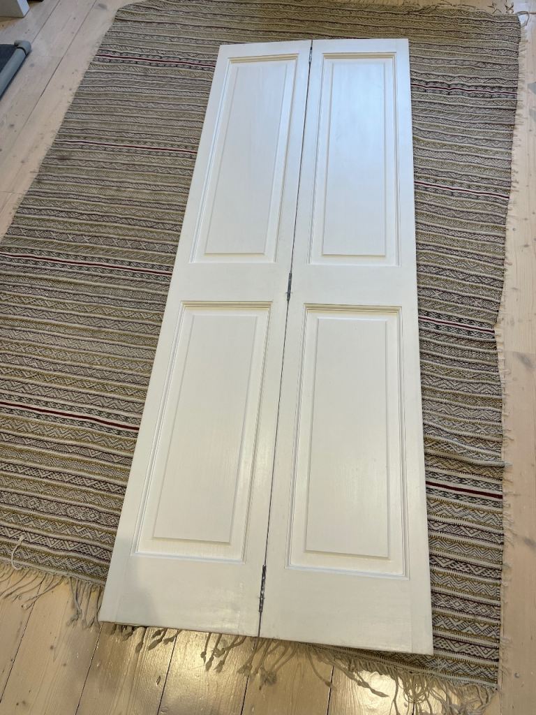 FREE: Folding internal door