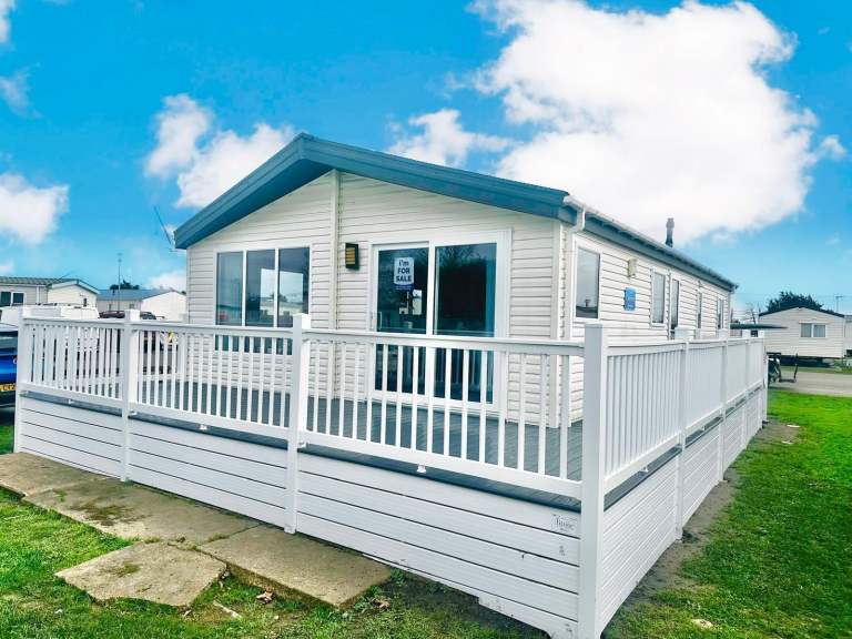 Lovely Seaside Located Caravan For Sale 