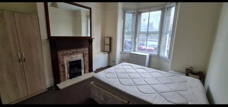 🏠 Fully Furnished Double Room Available– All Bills Included- Cemetery junction 