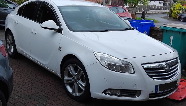 Vauxhall, INSIGNIA, Hatchback, 2011, Manual, 1956 (cc), 5 doors