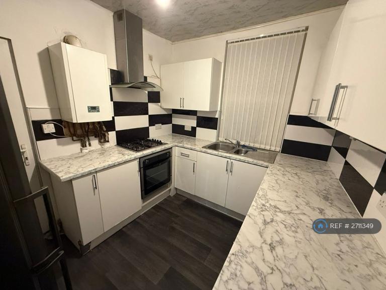 4 bedroom house in Carrill Grove, Manchester, M19 (4 bed) (#2711349)